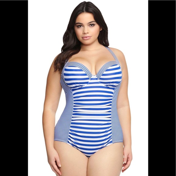 Other - •🔥HOT SALE ‼️🔥Gorgeous Striped Swimsuit